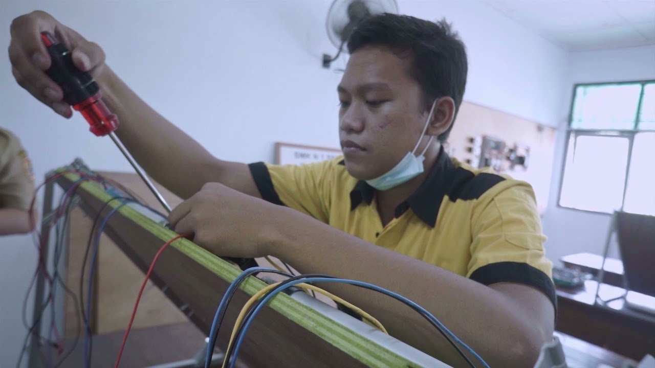 PROGRAM PUSAT KEUNGGULAN  SMK NEGERI 1 SEMARANG