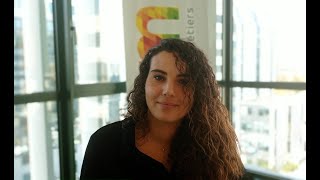 Étudiante À Lics, Lea Maurice Sexprime.