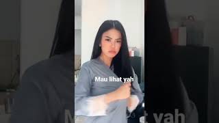 Nita Gunawan Ganti Baju