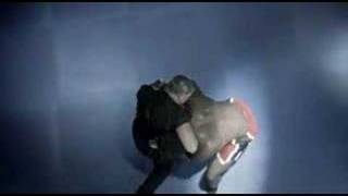 beyound the ring czarny vs bialy