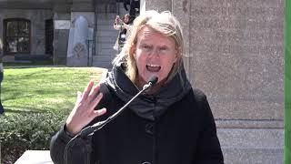 60-Second Lecture: “Poverty and the Past”