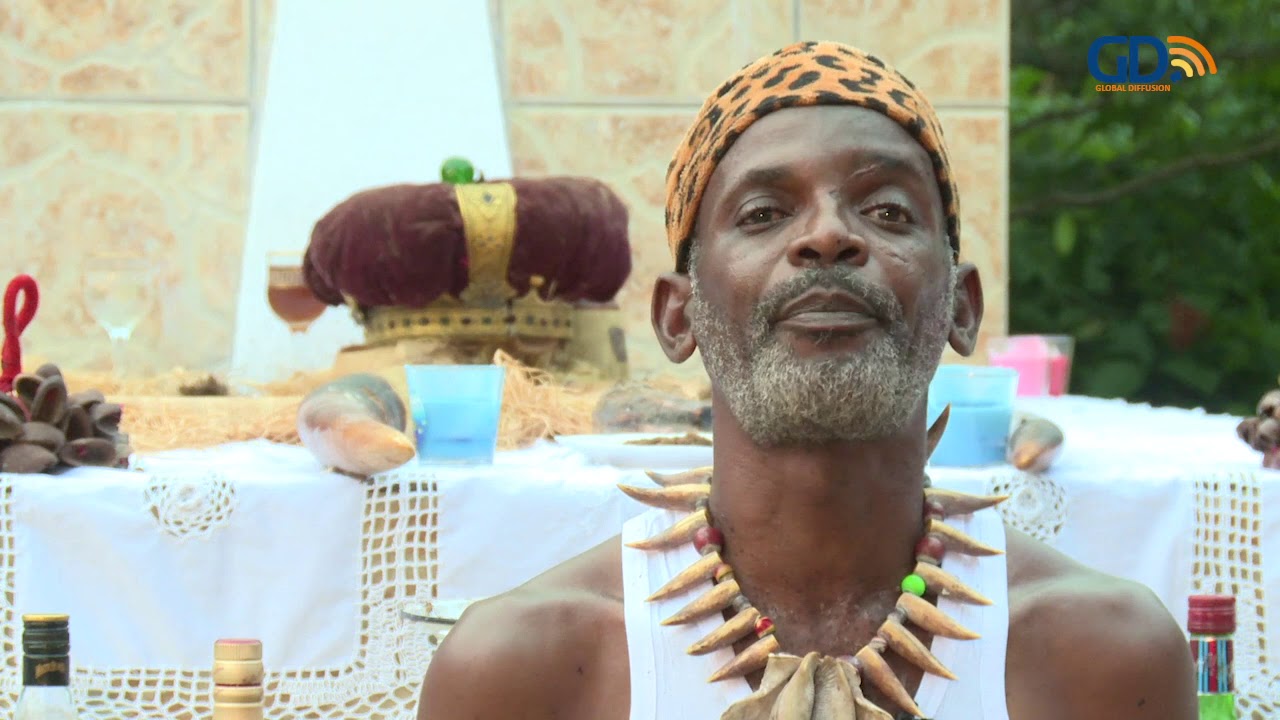 Doc / Cérémonie du Mpago par le clan Assiga à la Pointe Denis au Gabon.