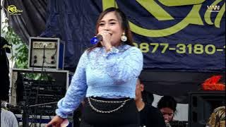 DINGIN _ EVI SILVIA