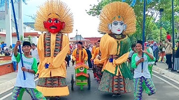 SERU! ONDEL ONDEL DI ARAK KELILING TAMAN MINI INDONESIA INDAH