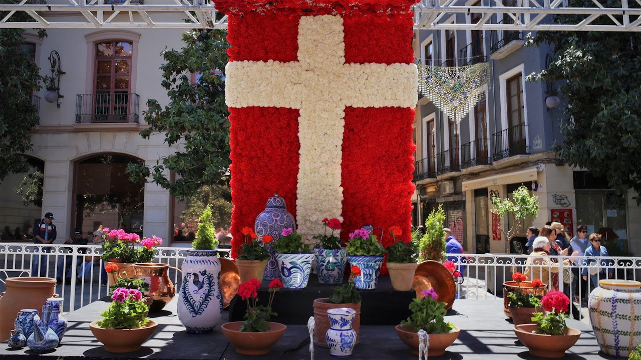 Cruces de Mayo de Granada
