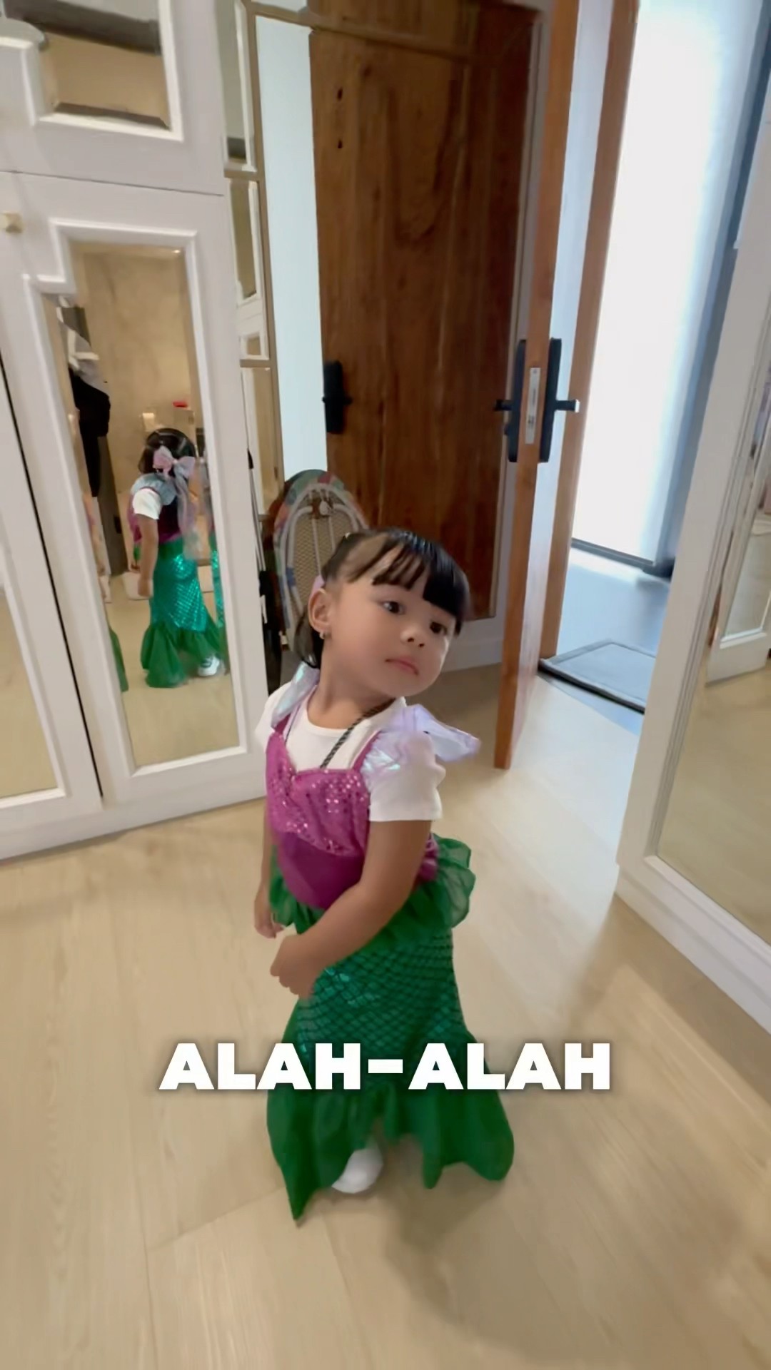 MERMAID AMEENA LESS DANCE
