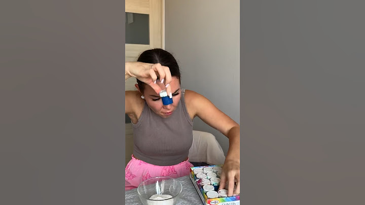 Lifehack on how to make a salt bath bomb.