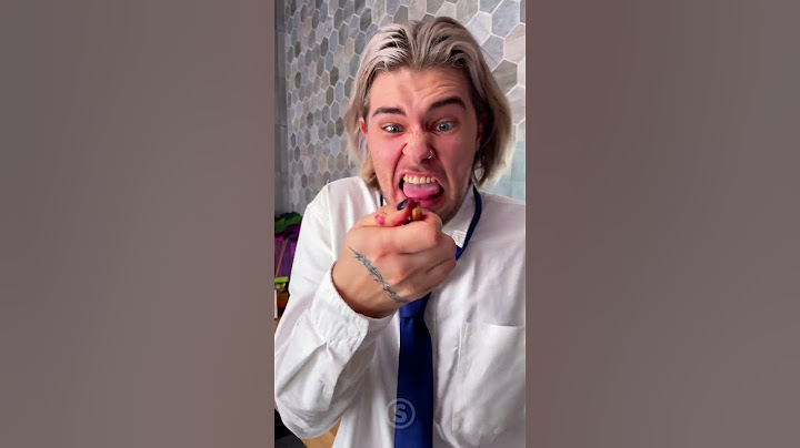 معركة وحدة التحكم مقابل أحمر الشفاه! 🎮💄 من سيفوز؟