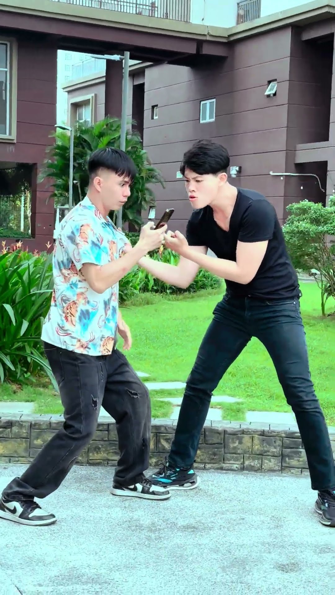 Do khứa kia xem chung.