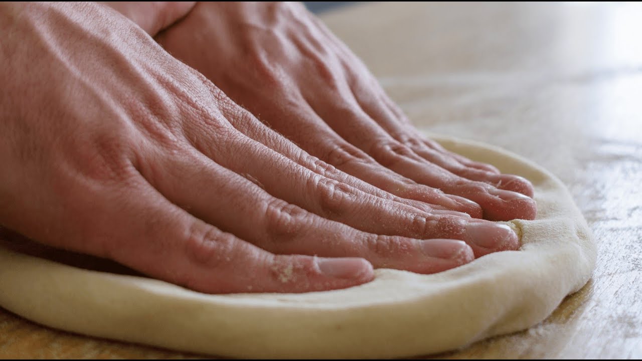 COMMENT ETALER LA PÂTE A PIZZA | LA MASTERCLASS