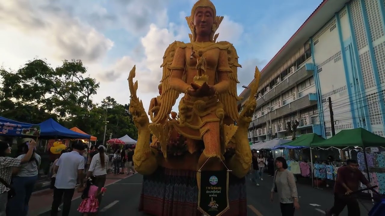 The Ubon Ratchathani Candle Festival งานประเพณีแห่เทียนเข้าพรรษาอุบลราชธานี Фестиваль восковых фигур