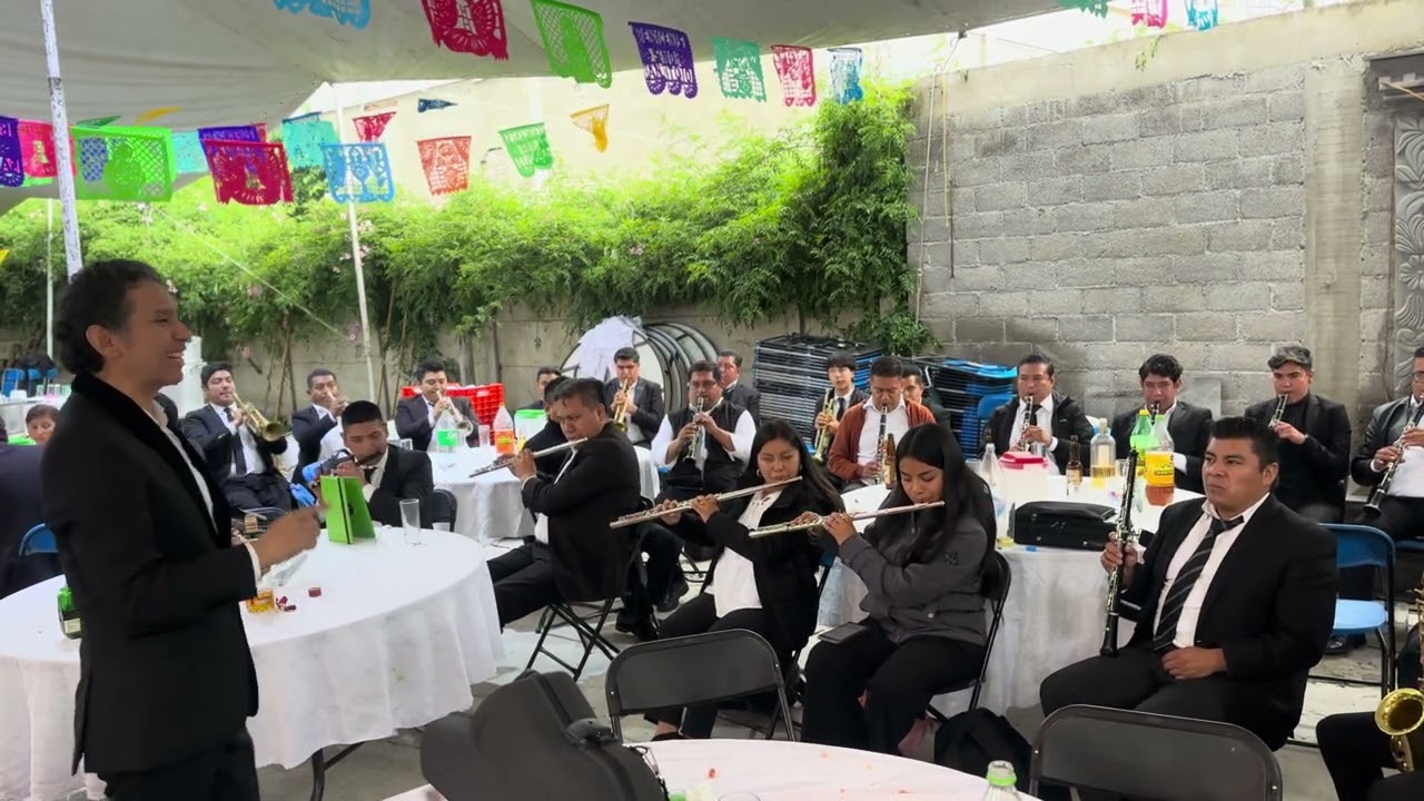 Marcha Salvatierra Banda sinfónica Silvestre Revueltas Mtro.Cesar Velázquez 