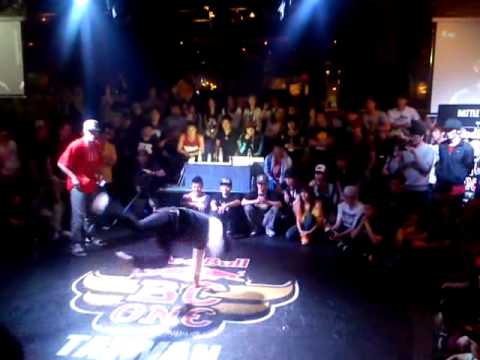 Red Bull BC One Cypher Taiwan Cypher2 "final" 小龍 vs 小含