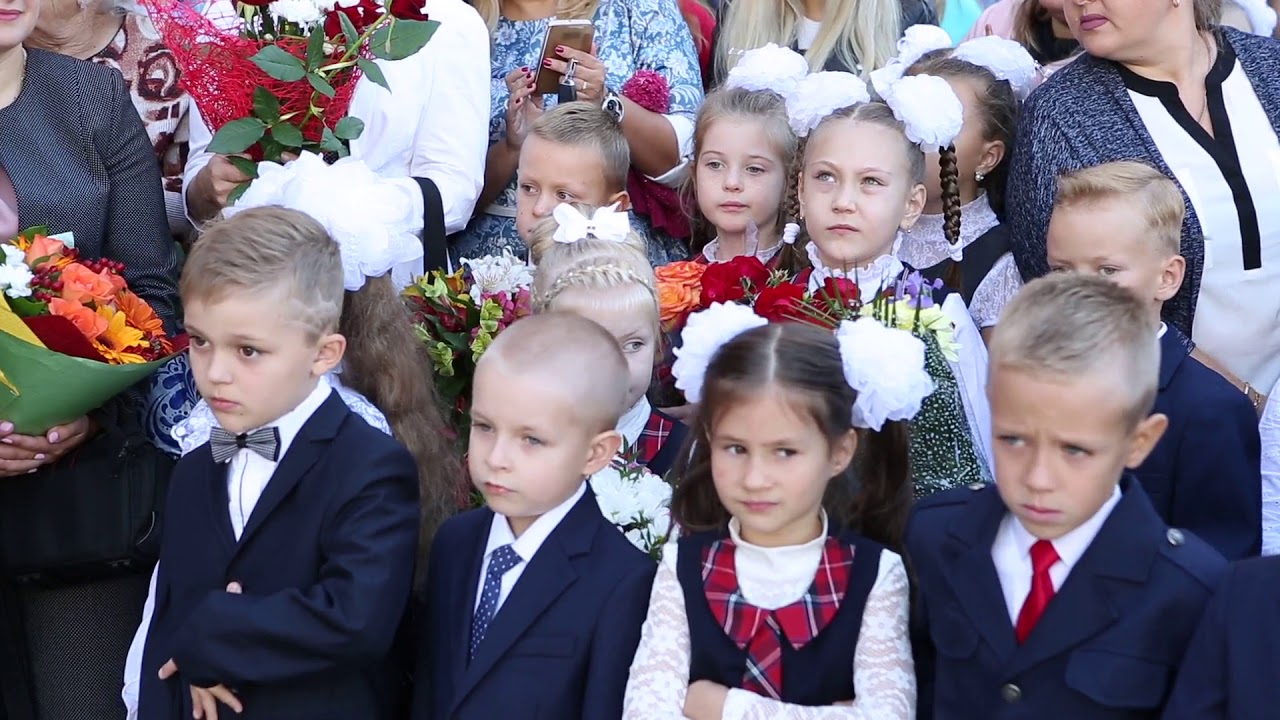 Первоклашки в школе. Ученик 1 класса. Первый класс. Гимназия ученики. 14 гимназия город набережные челны.