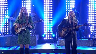 Video thumbnail of "First Aid Kit - Movin' On Up (Live "På Spåret" 2021)"