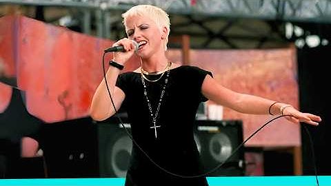 Woodstock 1994 Highlights - Dreams - The Cranberries - 8/12/1994 - Woodstock 94