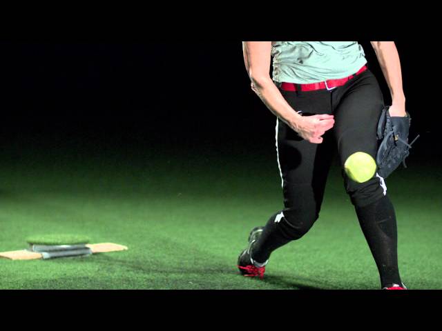 Softball Power Drive - mechanics in slow motion 1000 frame per second class=