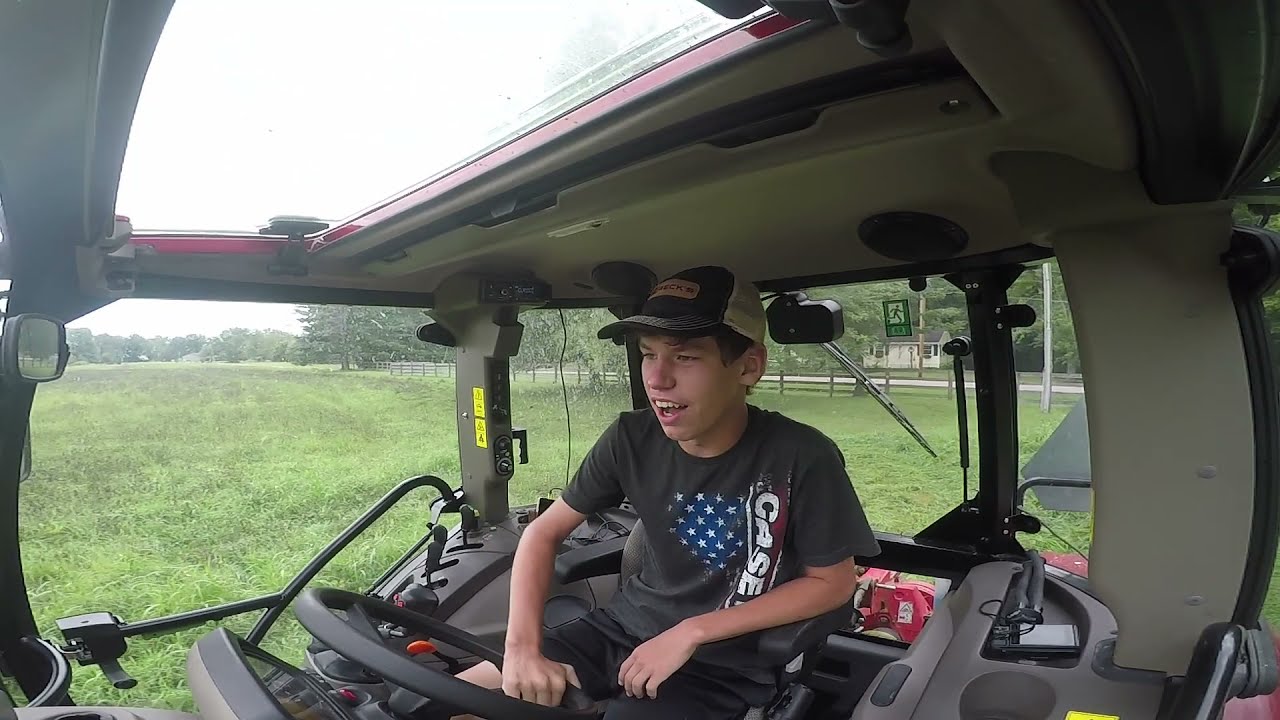 CaseIH 100c Mowing Hay!