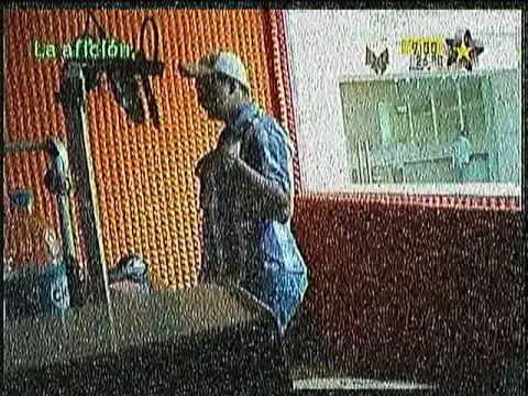 Yordi benitez bailando en la aficion