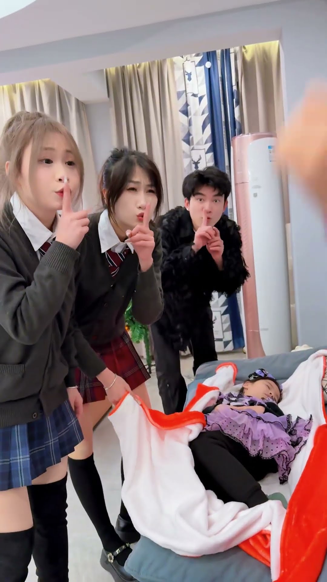 哄小孩睡觉有多难#short #angel #clown