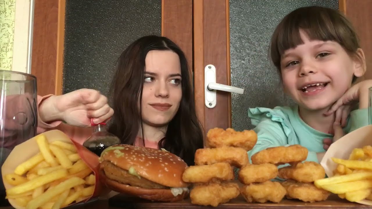 Мукбанг | Вкусно и точка | Бургеры и кока кола |💙 Mukbang