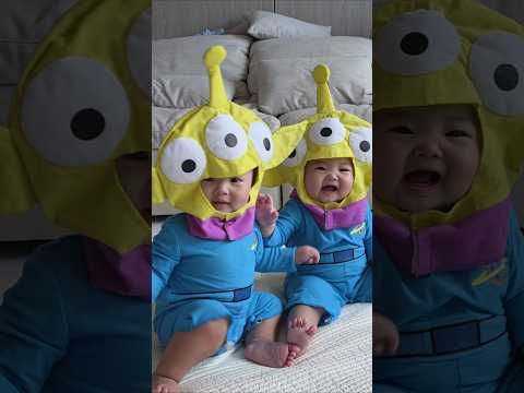 방금 극장에서 탈출한 토이스토리 외계인쌍둥이ㅋㅋㅋ Toy Story aliens IRL (In <strong>Real</strong> <strong>Life</strong>) 🚨#강단남매 #토이스토리5 #toystory5 #엔조이커플