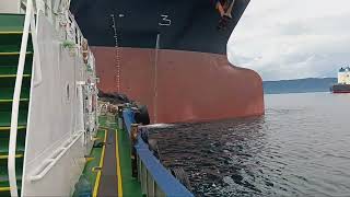 Proses sandar kapal super tanker