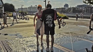 Girl, guy, summer and fountain showers! / Девушка, парень, лето и фонтанные обливашки!