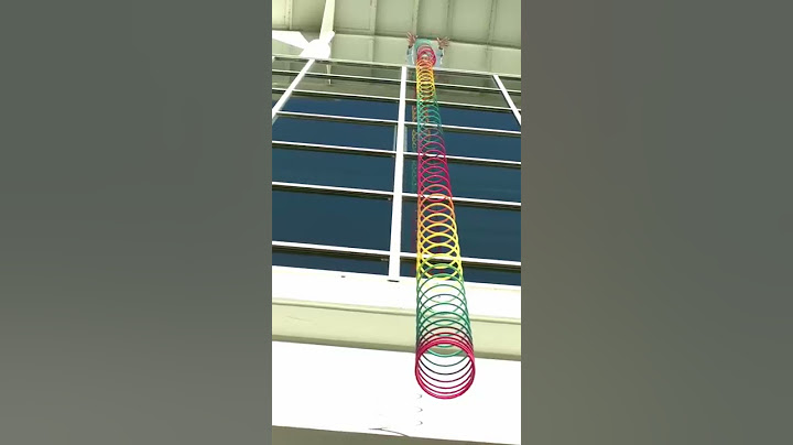 How a slinky falls in slow motion #shorts