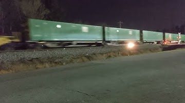 NS 264 LEAD BY BNSF GE