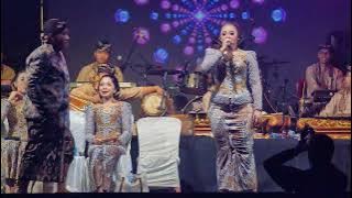 Oplosan digarap full jingkrak jingkrak bersama Campursari Mayangkara Niken Salindry