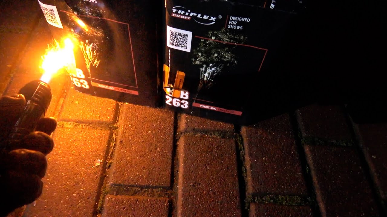TXB263 Whistling Crackling 25 shots Triplex x2 2023/2024 - YouTube