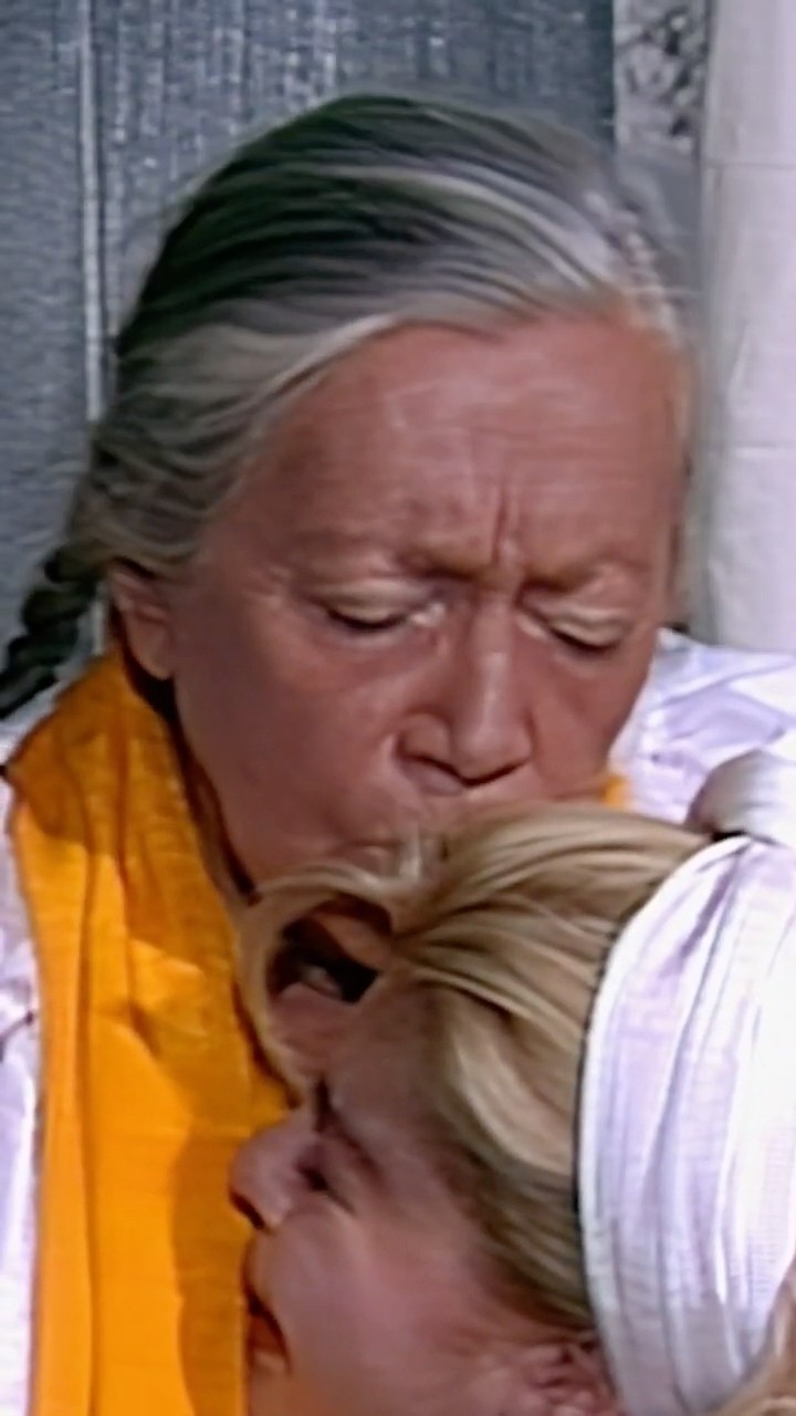 Amor de abuela y nieta ? #DeFrenteAlSol #ItatíCantoral #AdaCarrasco #shorts #tln