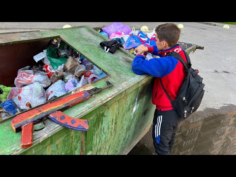 Видео: Как я зарабатываю лазая по мусоркам Питера ? Dumpster Diving RUSSIA #35