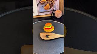 Popcorn vs Burger 🍿#asmr #foodasmr #satisfying #oddlysatisfying #crunchysound