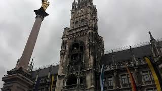 Performance of figures: Munich, Germany, Marienplatz Square, Rathaus-Glockenspiel |Спектакль фигурок