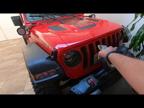 Vídeo: Un jeep gladiator és un wrangler?