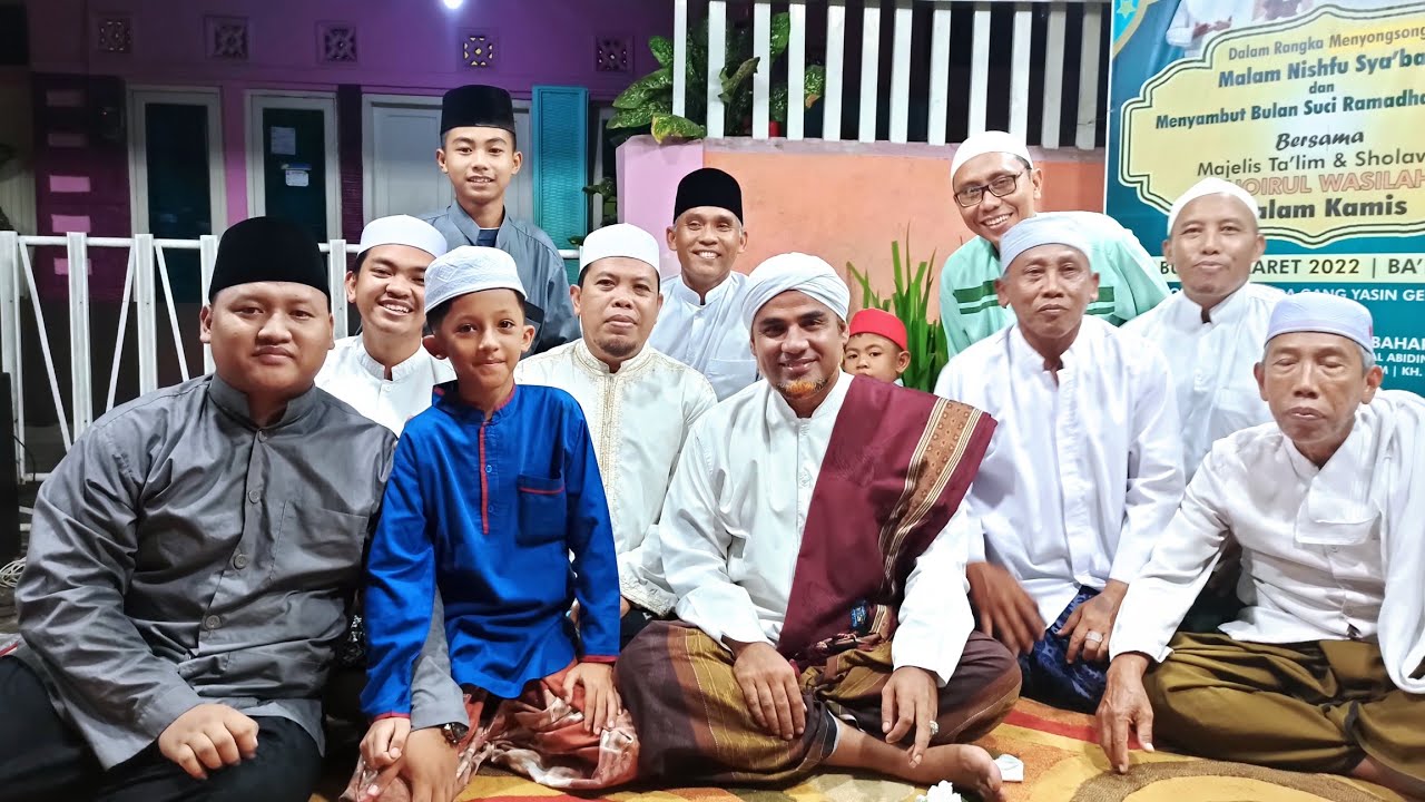 Sayyid Haidar Bin Muhammad Bin Umar Alhaddar Bondowoso ( Bersama Khowas Genteng Di Gang Yasin 2022 )