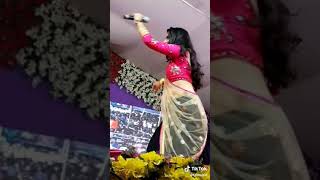 Kamariya yar whatsapp status song.2018