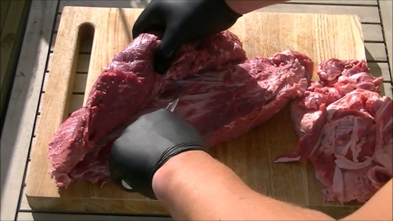 Zelf een Flat iron steak / sukade op de bbq maken / how to butcher and cook Feather blade steak