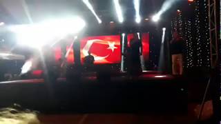 Düzce Kond Adnan  Akcakoca konserindeyiz . Resimi