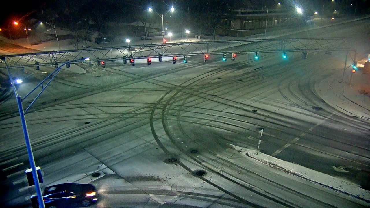 Timelapse: Omaha covered in snow overnight from winter storm, 90th and ...