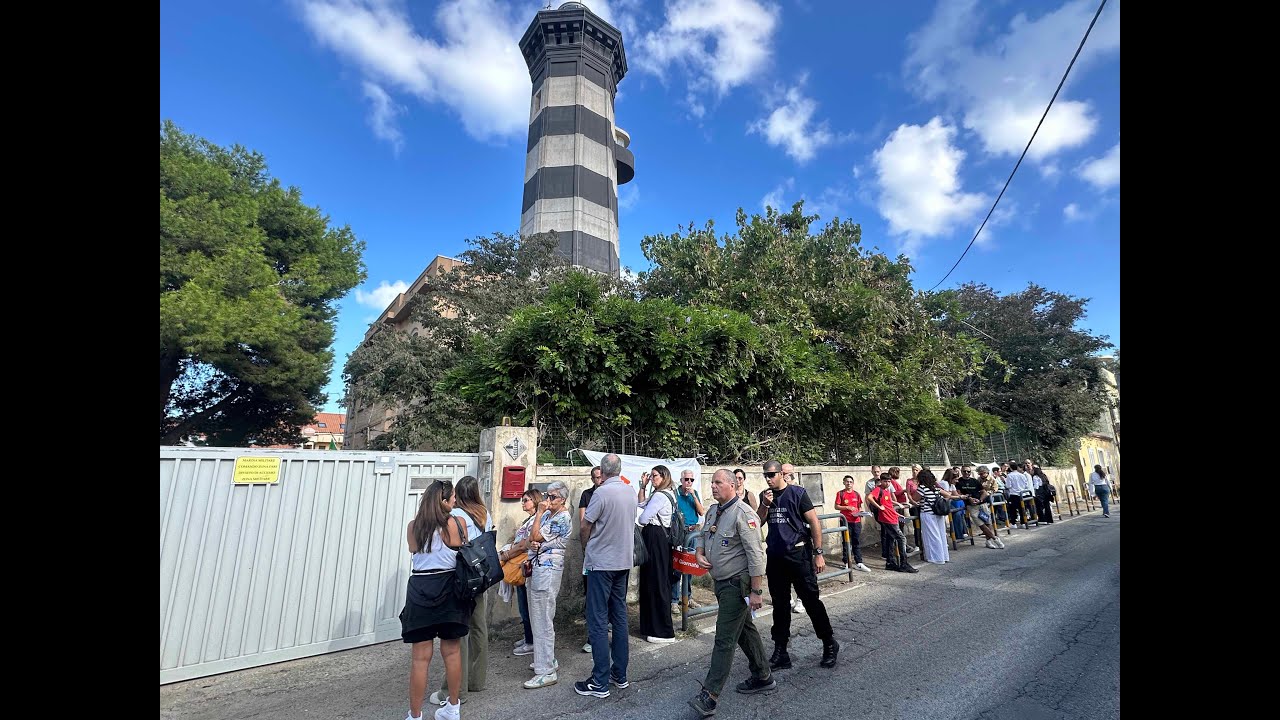 Due lampi verdi nelle acque dello Stretto: come funziona il Faro di Capo Peloro