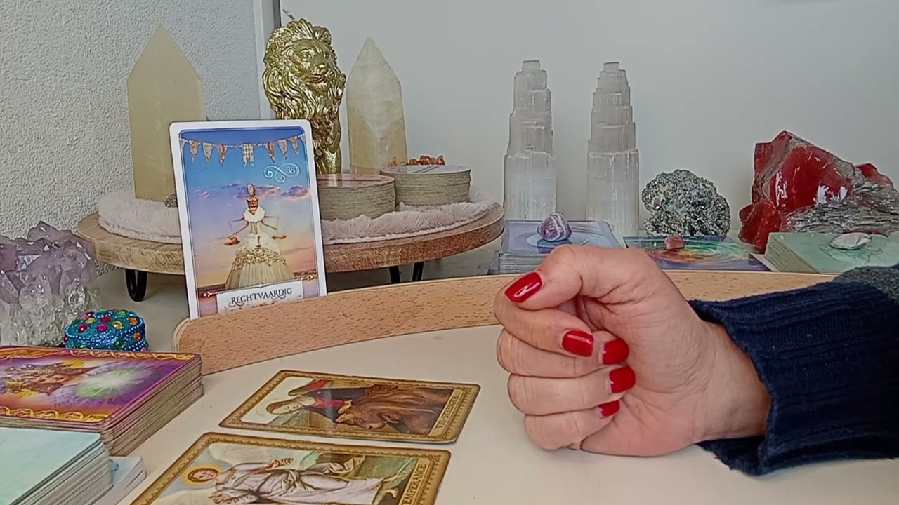 Maagd ♍️ Wie of wat komt er op je pad de komende maand? 😇 Geduld hebben, rechtvaardigheid! 🙏🍀❤️