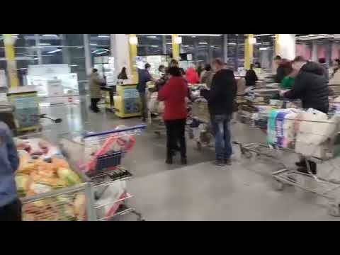 В Украине ввели карантин: паника в супермаркете Киева из-за коронавируса