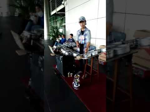Mantull main musik pakai alat dapur