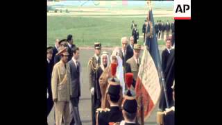 SYND 18 5 73  KING FAISAL LOOKS AROUND CONCORDE