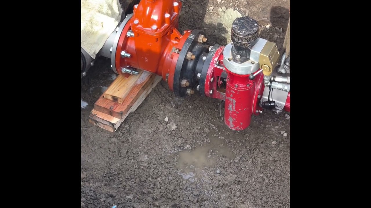 Water Main Wet Tap Valve Installation