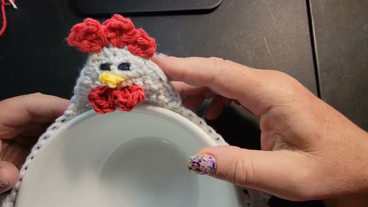 How to Crochet the Egg-Cellent Egg Apron 