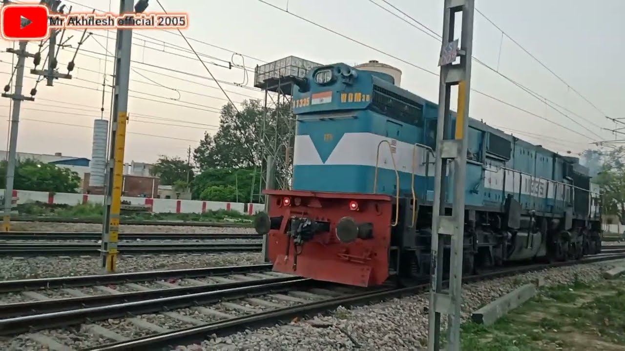 Kasganj Railway Station || कासगंज रेलवे स्टेशन 😊😊 || रेलवे लाइन कासगंज  #train #metrotrains